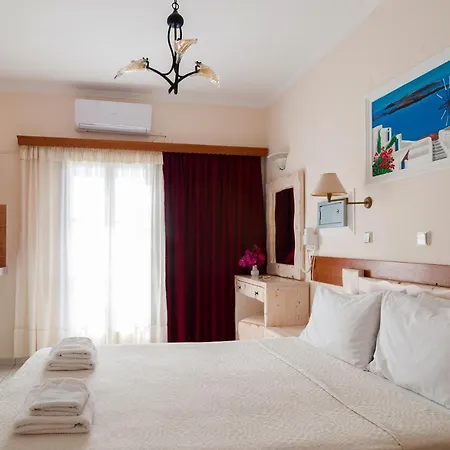 Hotel Santorini 2*