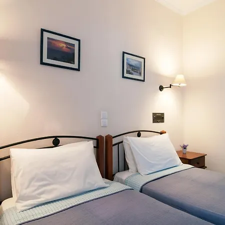 Santorini Hotel 2*