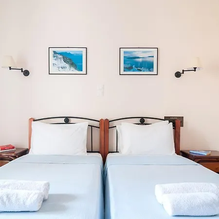 Santorini Hotel 2*