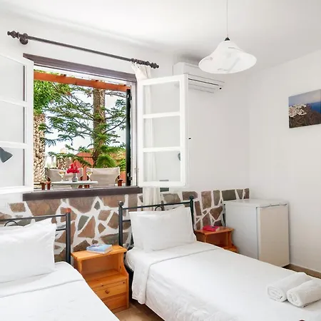 Hotel Santorini 2*