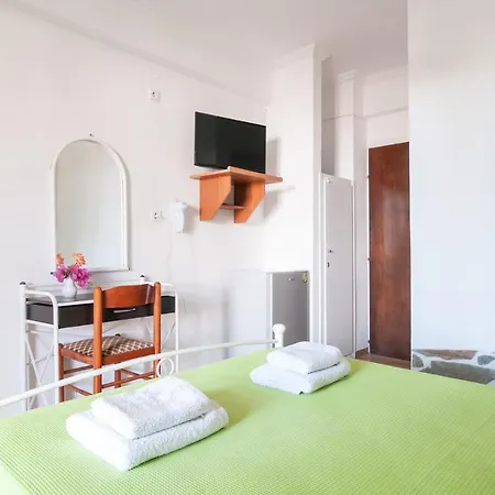 Santorini Hotel 2*