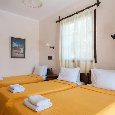 Santorini Hotel 2*