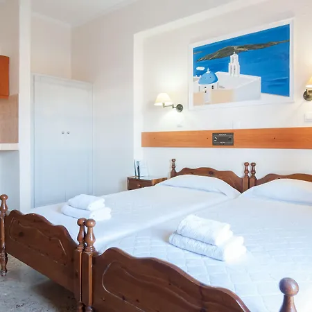 Santorini Hotel 2*