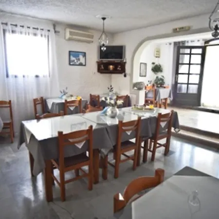 Hotel Santorini 2*