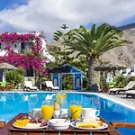 Hotel Santorini 2*