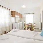 Hotel Santorini 2*