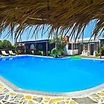 Hotel Santorini 2*