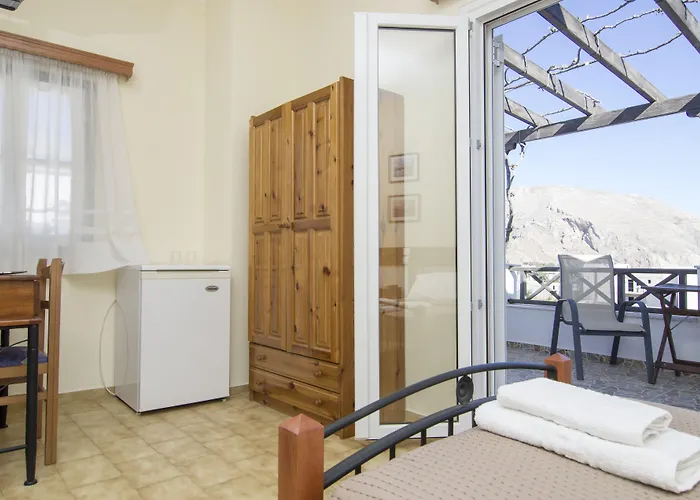 Santorini 2* 佩里萨