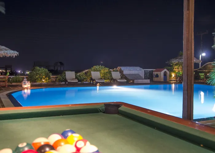 Santorini 2* 佩里萨