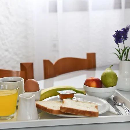 Santorini 2* Perissa (Santorini)